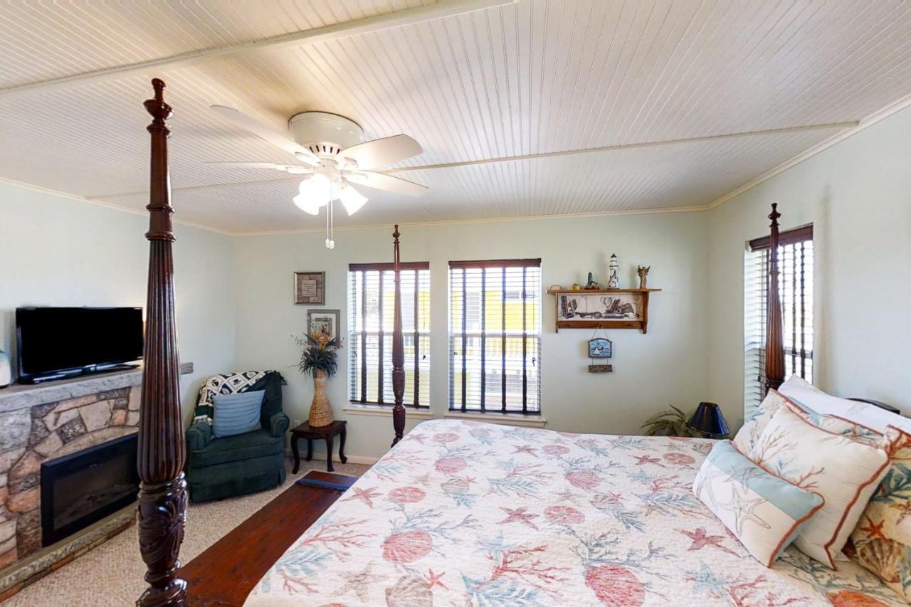 Escape From The Storm Villa Bolivar Peninsula Exterior photo